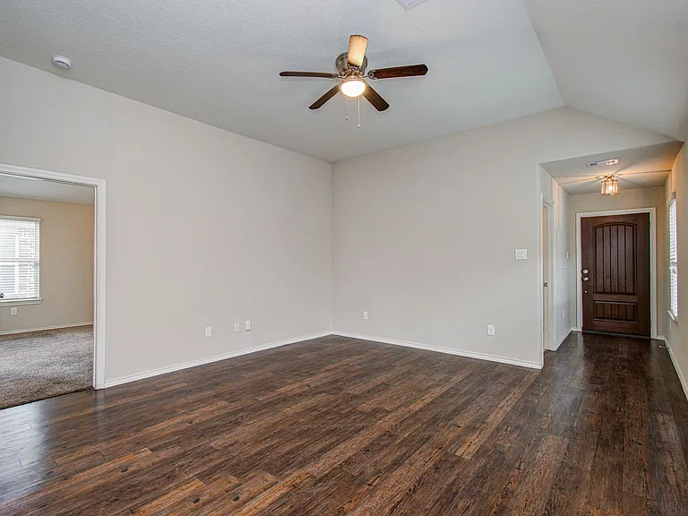1418 Spencer Glen Ln — Photo 5
