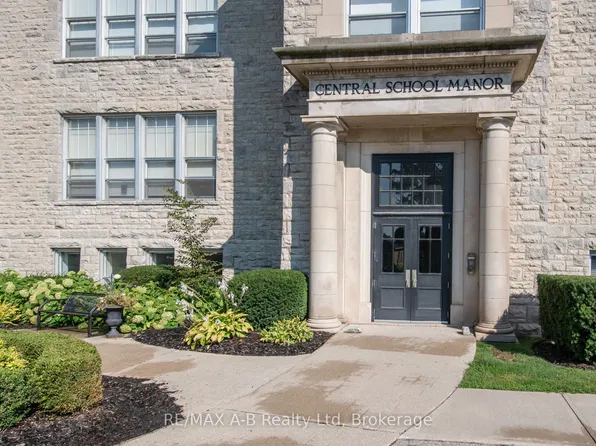 189 Elizabeth St #1C, Saint Marys, ON N4X 0B5
