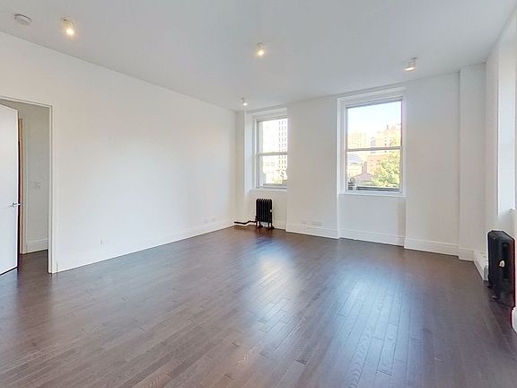 4th image of 31 Union Sq W APT 3A