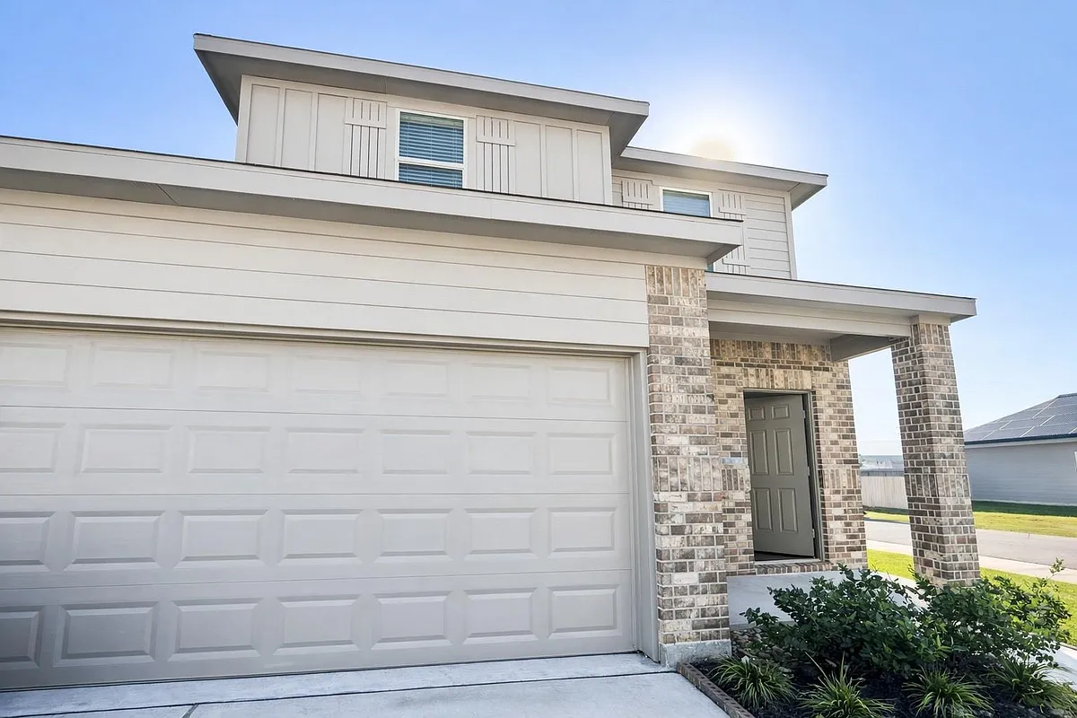 Building Photo - 1739 Royal Rim Dr