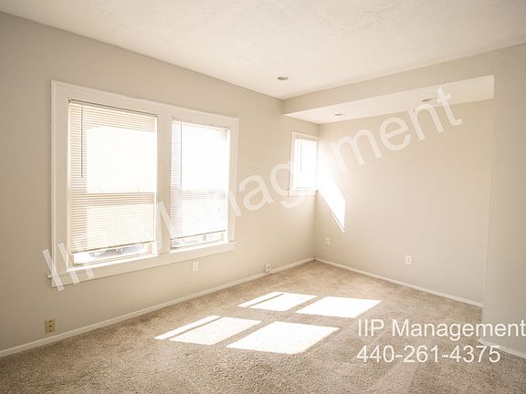 3rd image of 2006 Wyandotte Ave #Up-3
