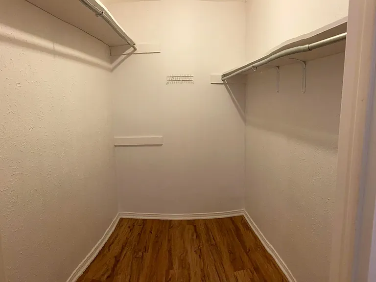 2736 Golfing Green Dr — Photo 18