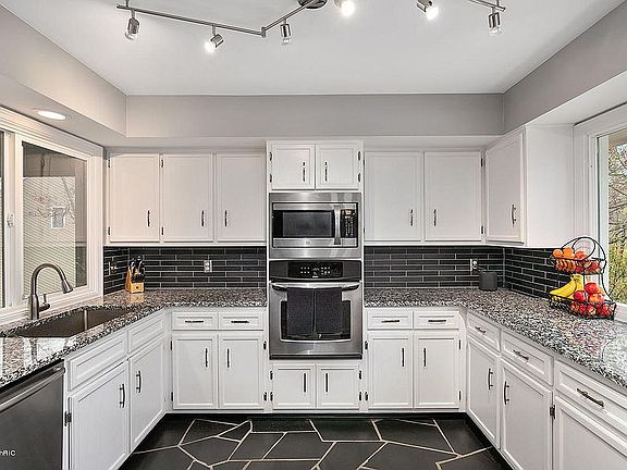 5th image of 6695 Gleneagles Dr SE