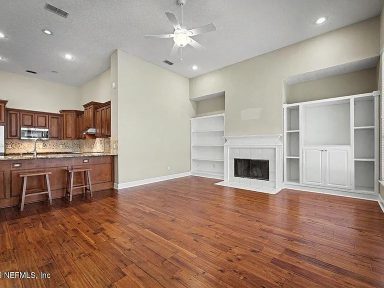 337 S Mill View Way — Photo 22