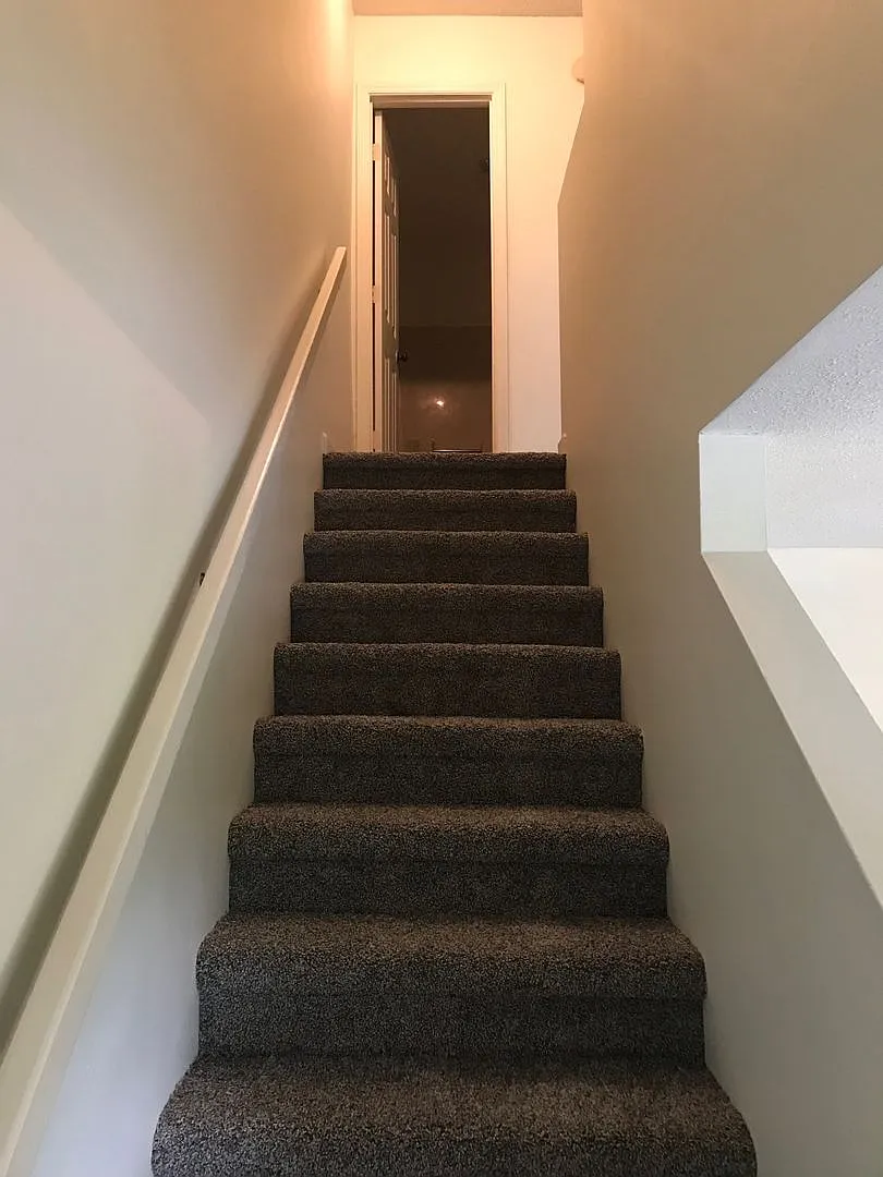 Rockingham Apartments — Photo 1