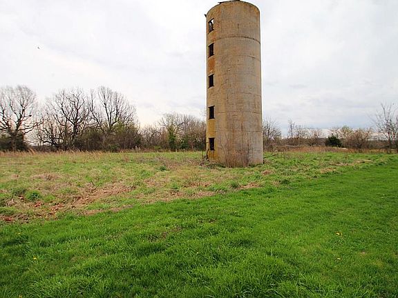 3rd image of 8580 W Farm Road 104