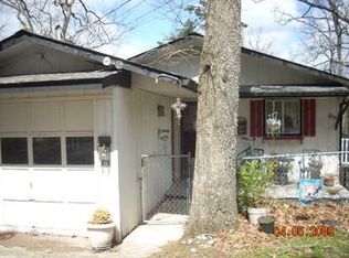 60 Ridgeway Ave, Eureka Springs, AR 72632