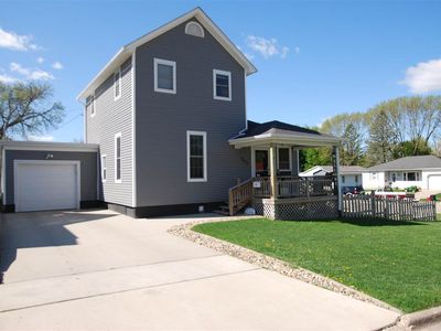 303 6th Ave SE, Dyersville, IA, 52040