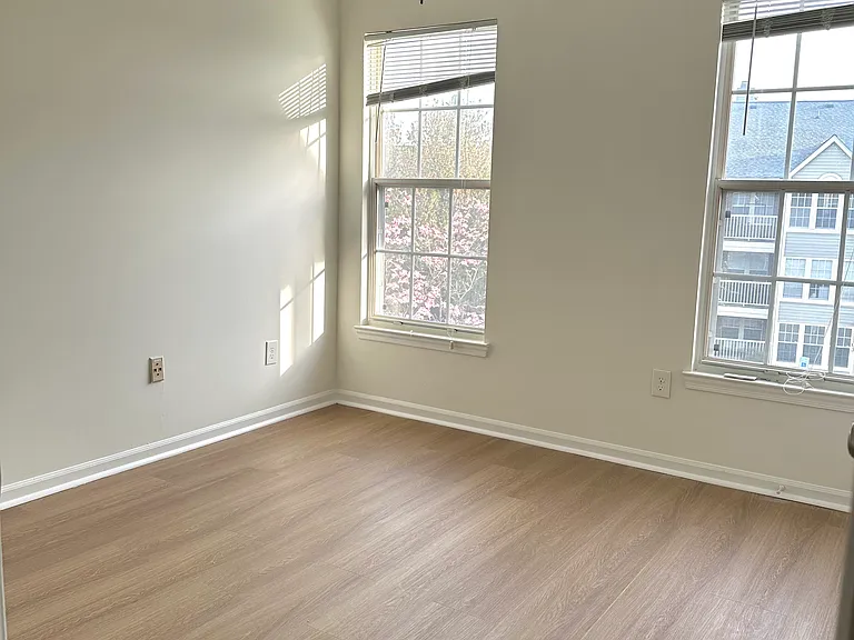 2nd bedroom, natural light