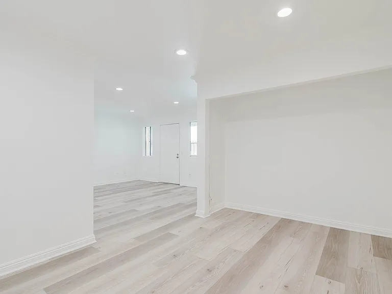 333 Burchett St #111 — Photo 7
