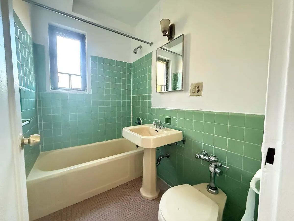 Building Photo - 1545 Archer Rd #7E