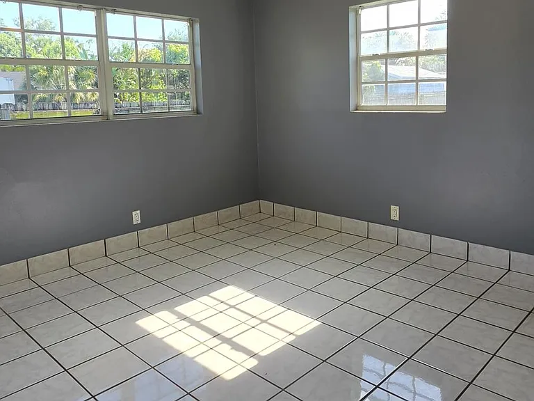 8531 Sunset Dr — Photo 7