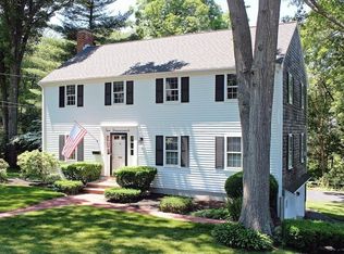 2 Stagecoach Rd, Hingham, MA 02043
