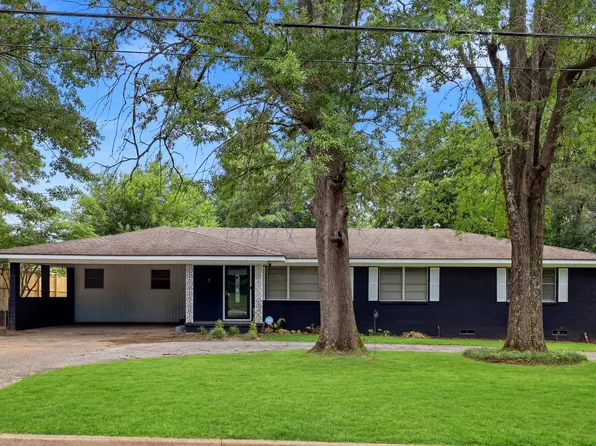 210 E Center St, White Oak, TX 75693