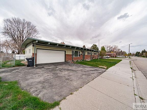 5th image of 819 Raymond Dr