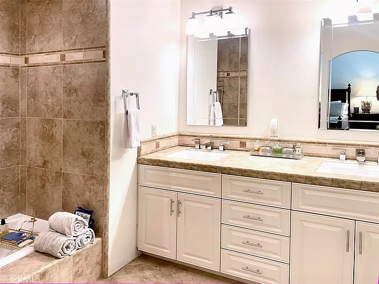 8 Cadiz Dr — Photo 15