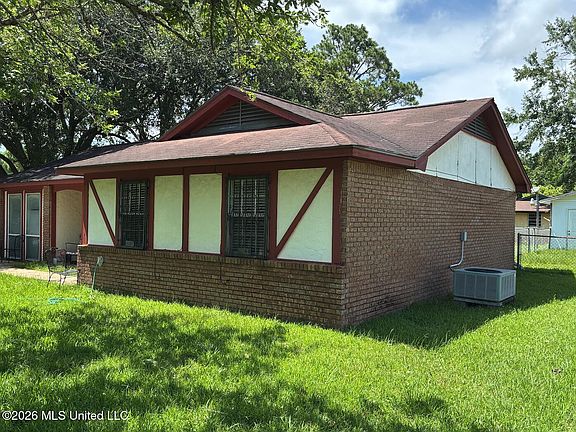 4th image of 15216 Lawton Dr