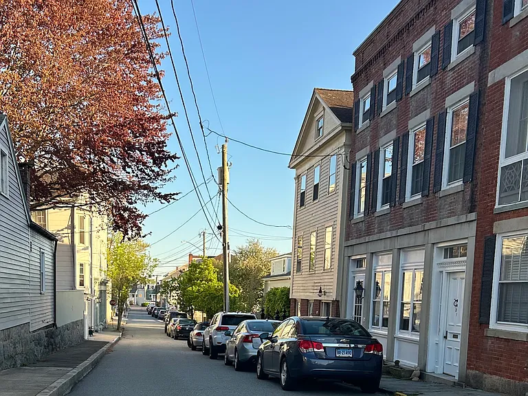 Gold St — Photo 13