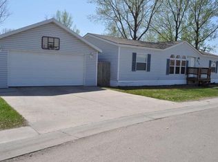 5034 Coppergate Drive, Grand Forks, ND 58203