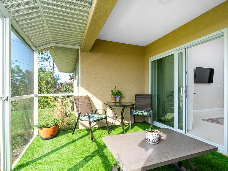 10523 Pendleton Ave — Photo 16