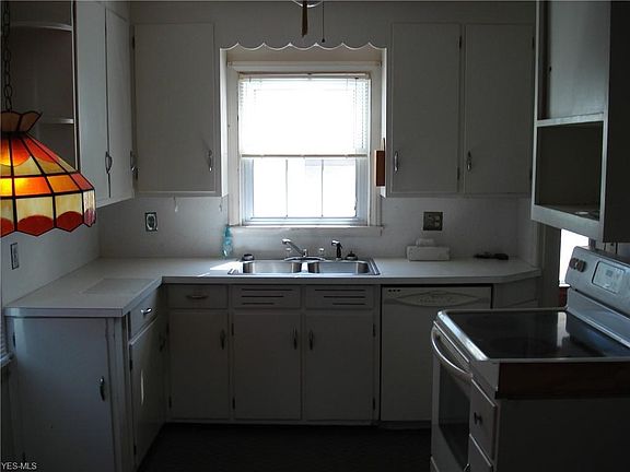 5th image of 2829 E Center St #20