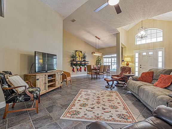 5th image of 6183 Yellowstone Dr