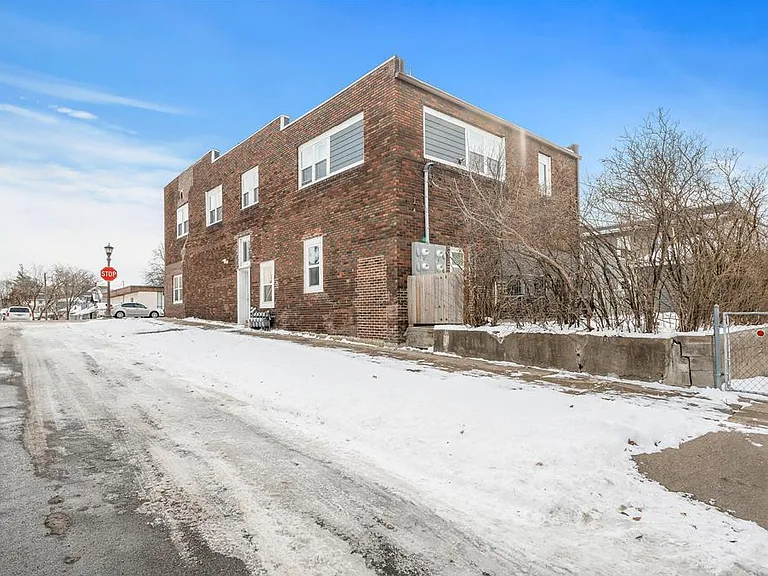 1051 Arkwright Street - 4 — Photo 1