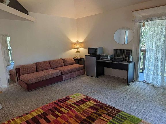 plenty of space for yoga and exercise.