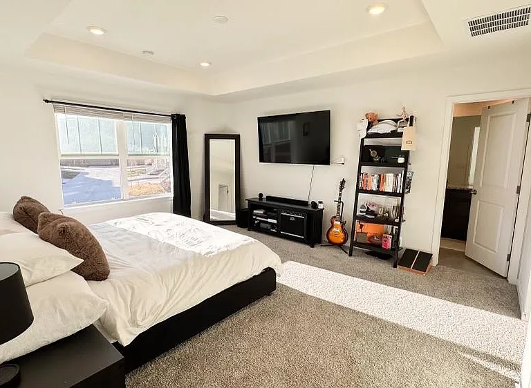 17934 Galapagos St — Photo 9