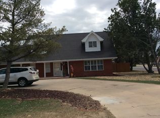 1101 E Cimarron Rd, Hobbs, NM 88240