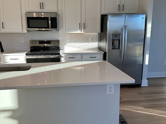 3rd image of 10135 Blue Wing Ln