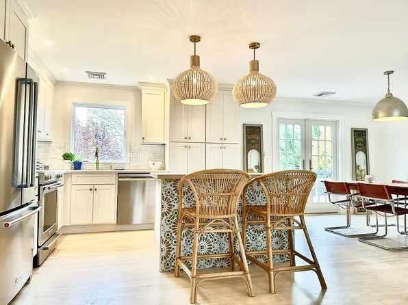 4660 Deep Hole Dr, Mattituck, NY 11952