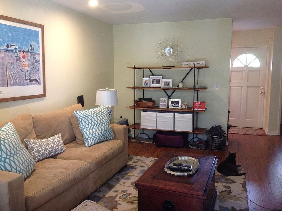 Living Room Looking to Entry