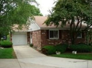 1761 Warwick Ct, Wheaton, IL