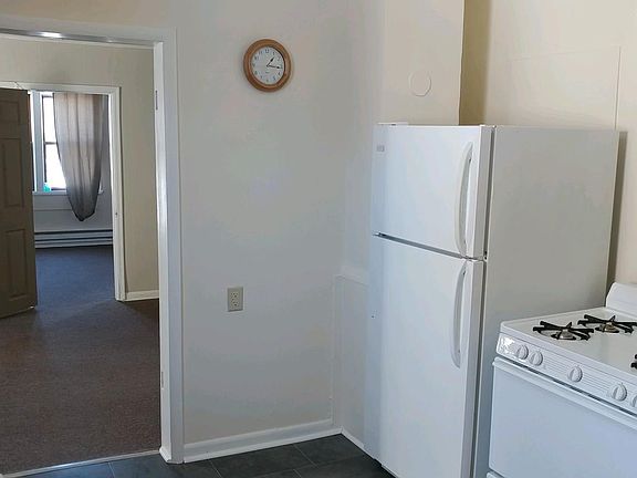 5th image of 209 N 29th Ave W #2