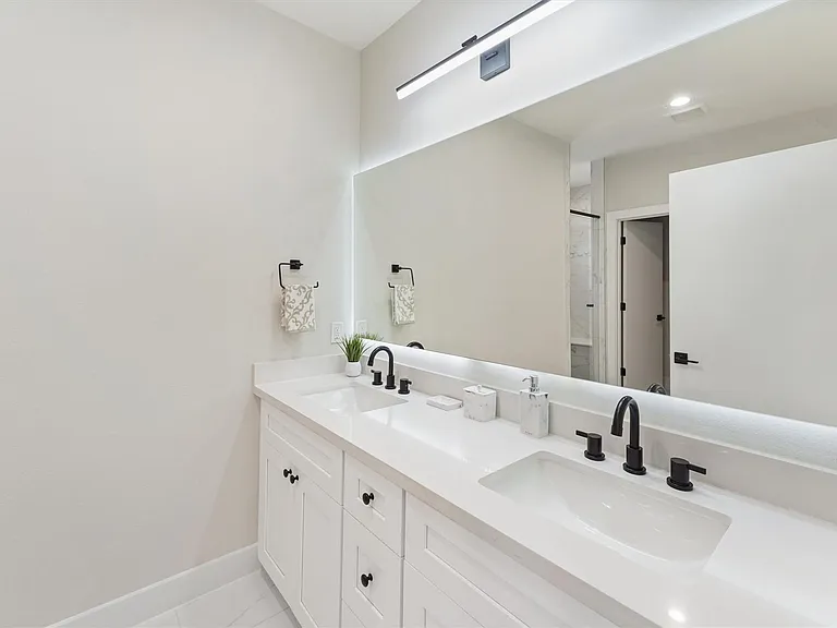 2131 Blalock Rd #D — Photo 15