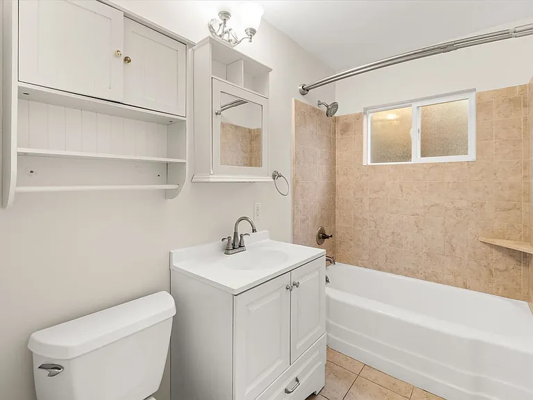 1223 Garden St #D — Photo 32