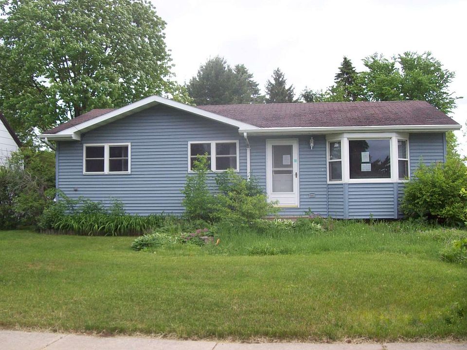 1st image of 160 S Noquebay Ave