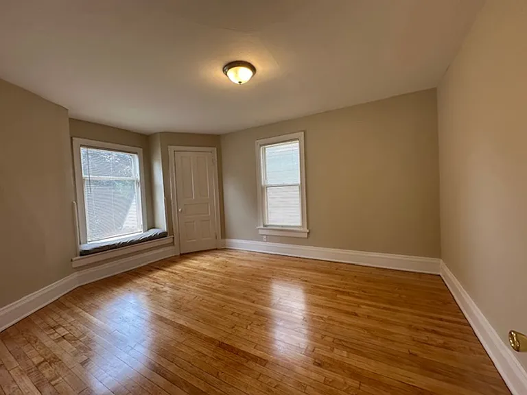 2724-2726 N Murray Duplex — Photo 9