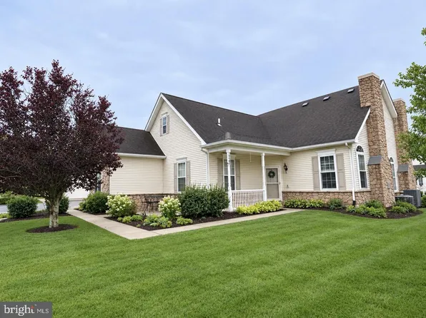 1022 Bordeaux Ln, Pennsburg, PA 18073