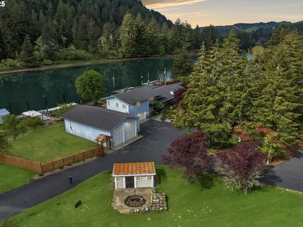 9202 Phey Ln, Florence, OR 97439