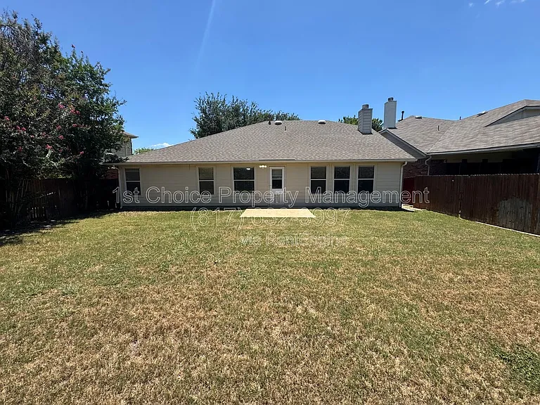 304 E Clover Park Dr — Photo 29