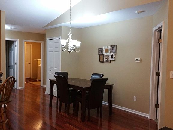 4th image of 9133 Emily Dr