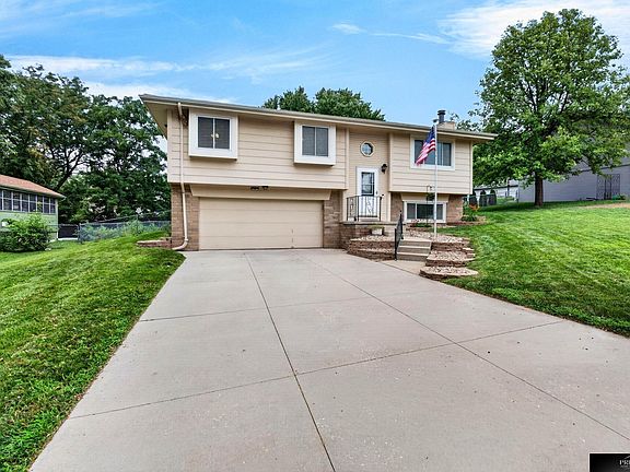 2nd image of 19018 Morrissey Cir