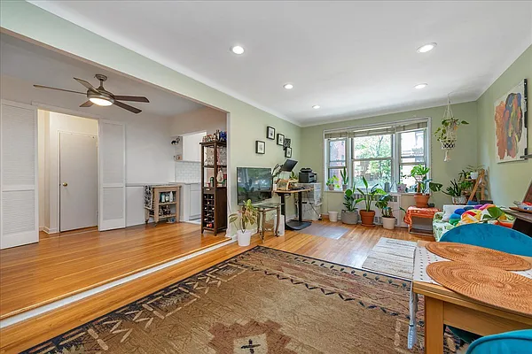 Sold by Benjamin Realty Since 1980 | media 29