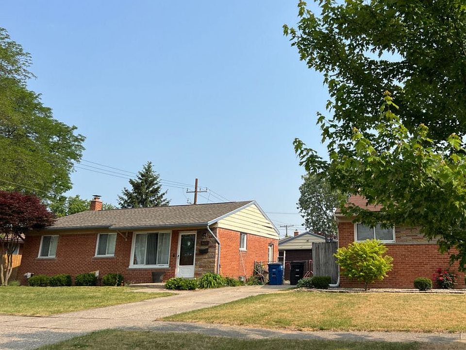 1st image of 34332 Algonquin St