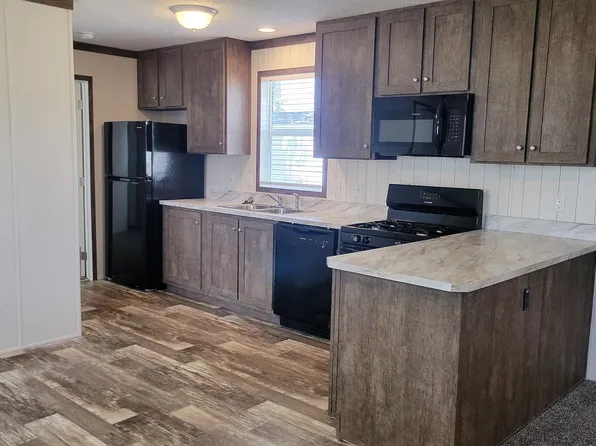 669 Oregon St, Belleville, MI