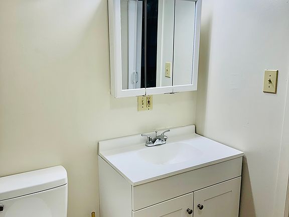 5th image of 205 S 8th St #1
