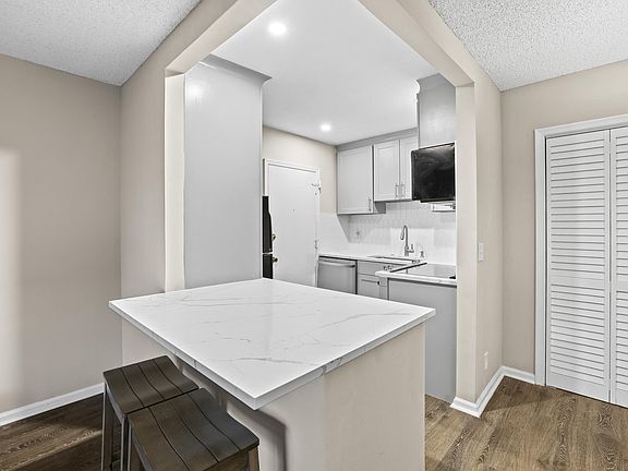 5th image of 2211 NE 67th Street #1131