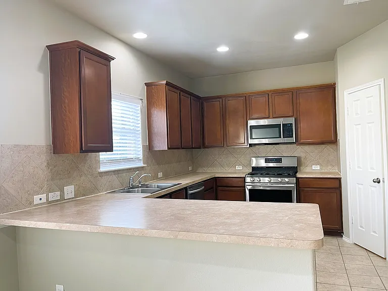 11021 Boundless Valley Dr — Photo 5